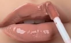Glossy Lip Gloss
